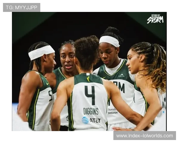 山猫队科利尔半决赛G3碰撞后短暂离场，经检查后回归比赛